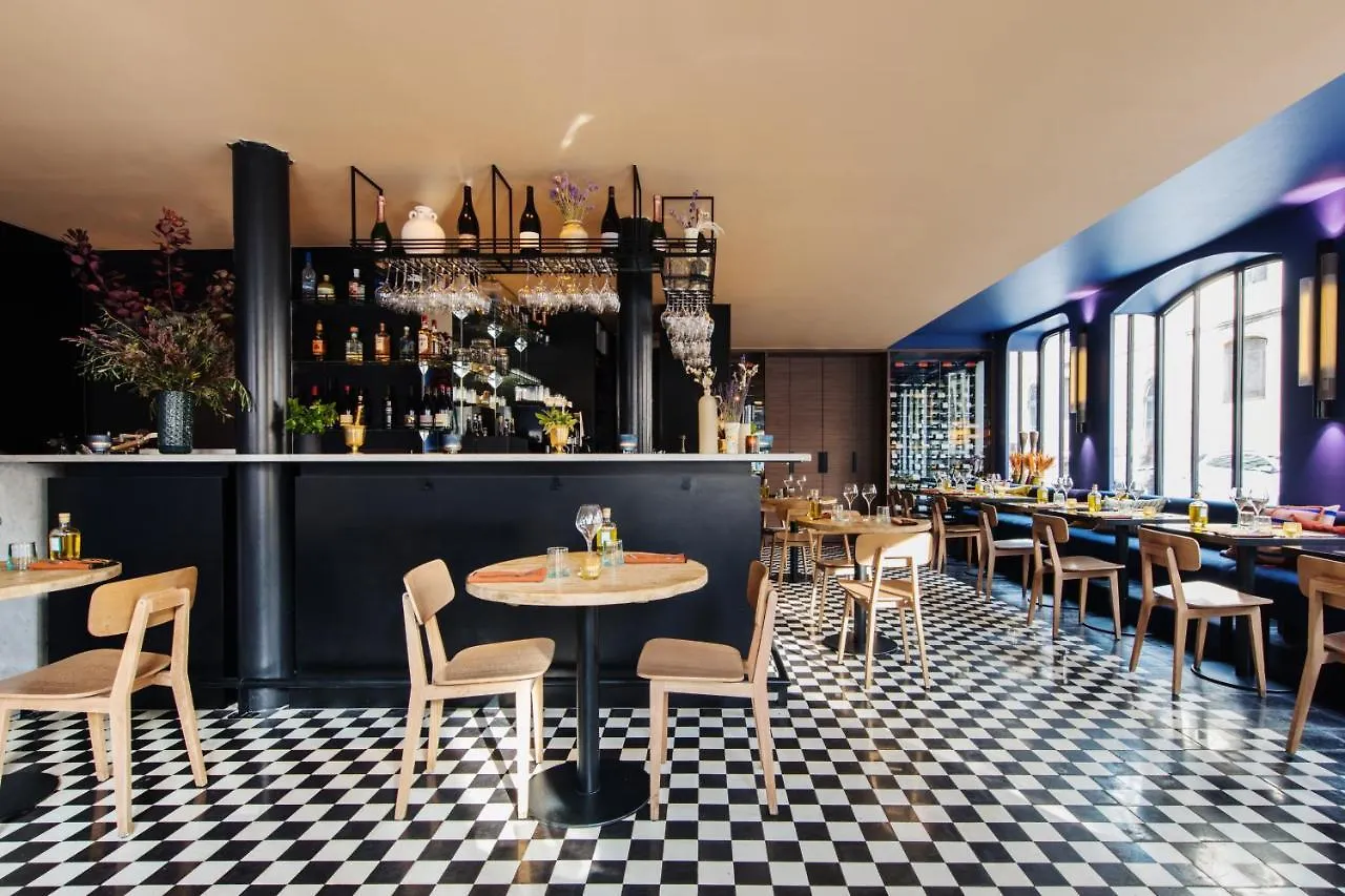 De Nell Hotel Paryż