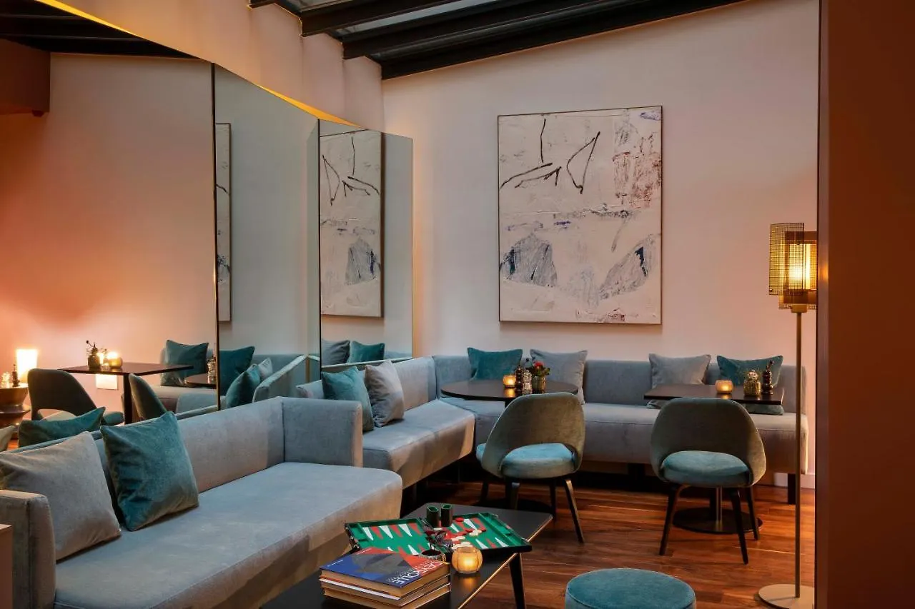 De Nell Hotel