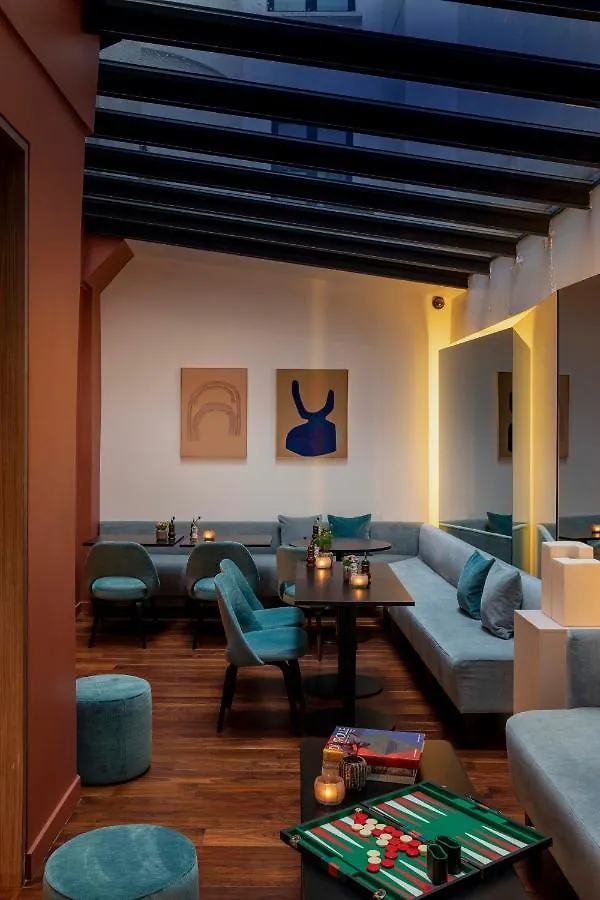 De Nell Hotel