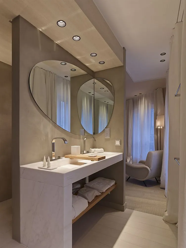 De Nell Hotel