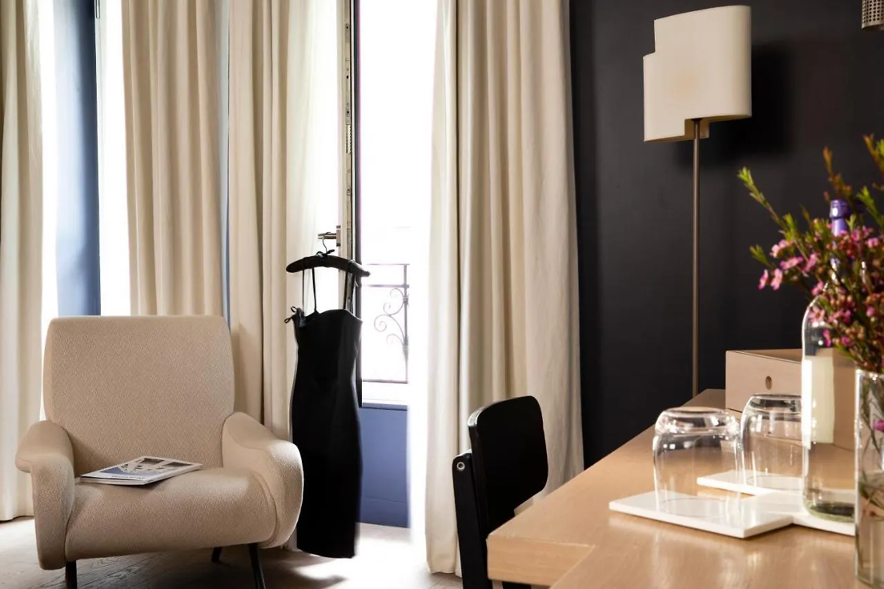 De Nell 5*