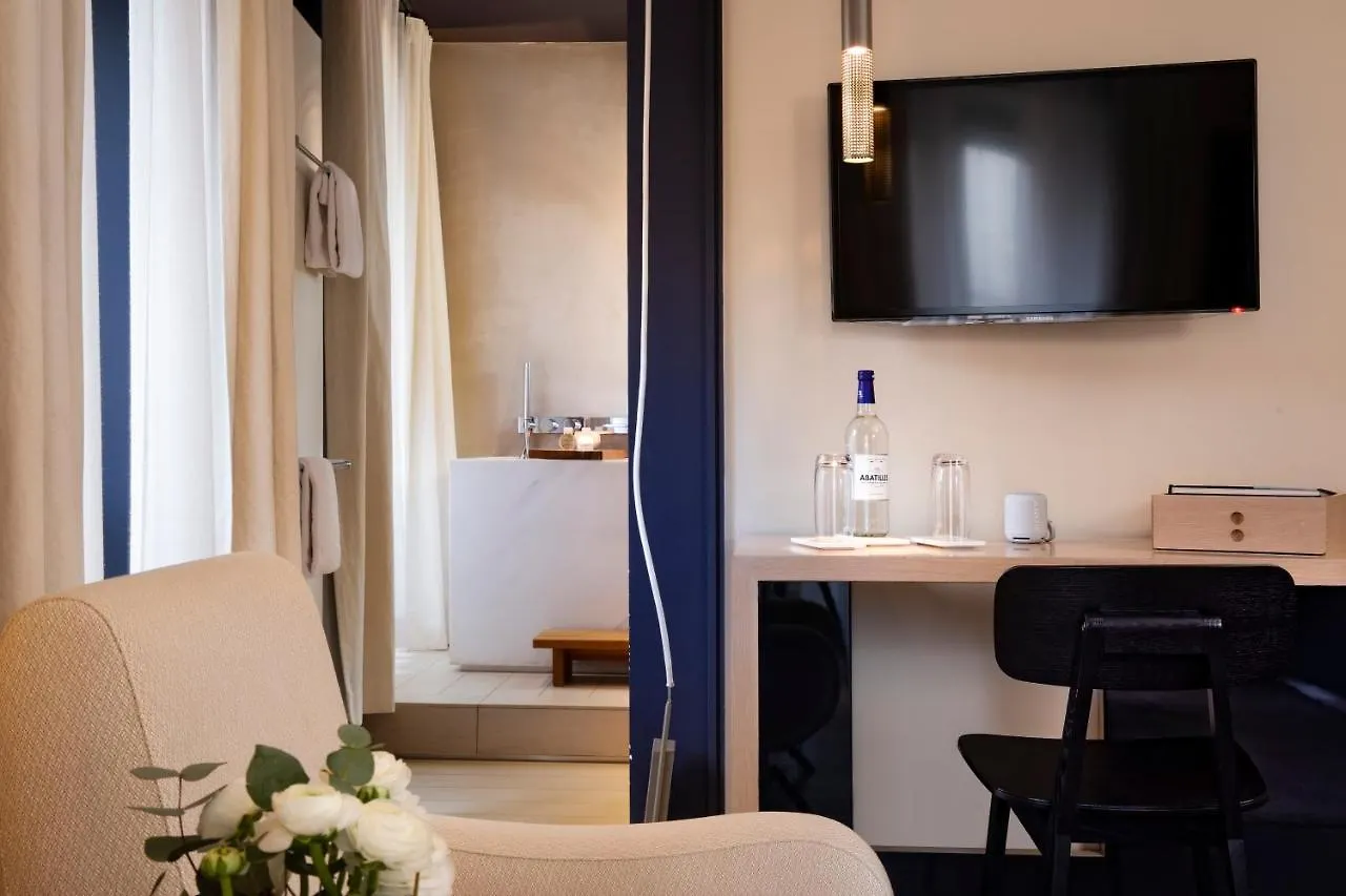 De Nell Hotel